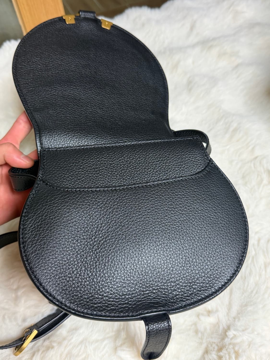 (새상품급)끌로에 마르씨 스몰 새들백 블랙 상품이미지4