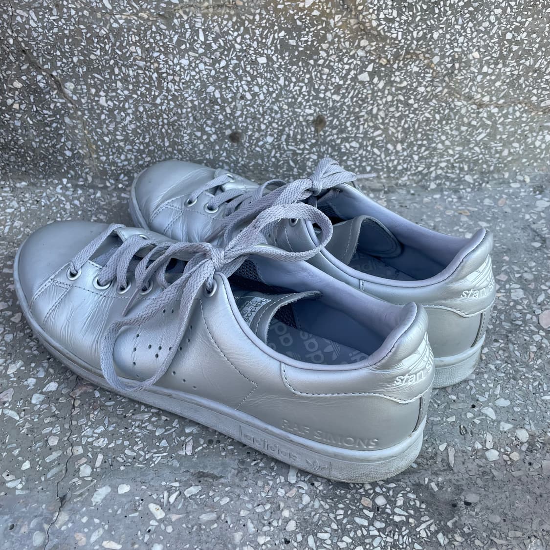 라프시몬스x아디다스 스탠스미스 상품이미지3