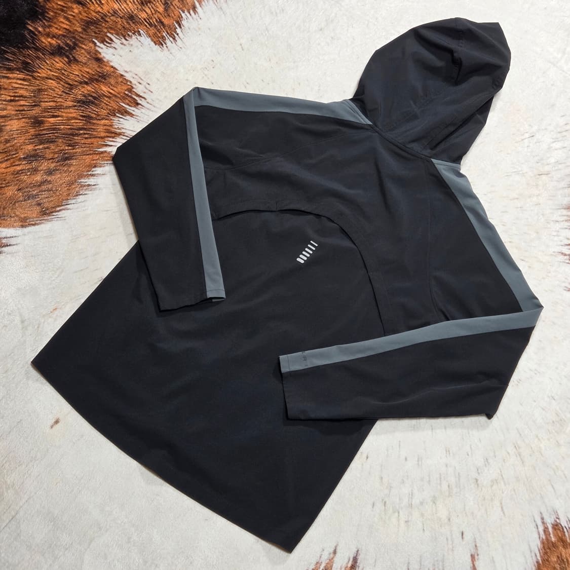 언더아머 블랙 바람막이 자켓 상품이미지4