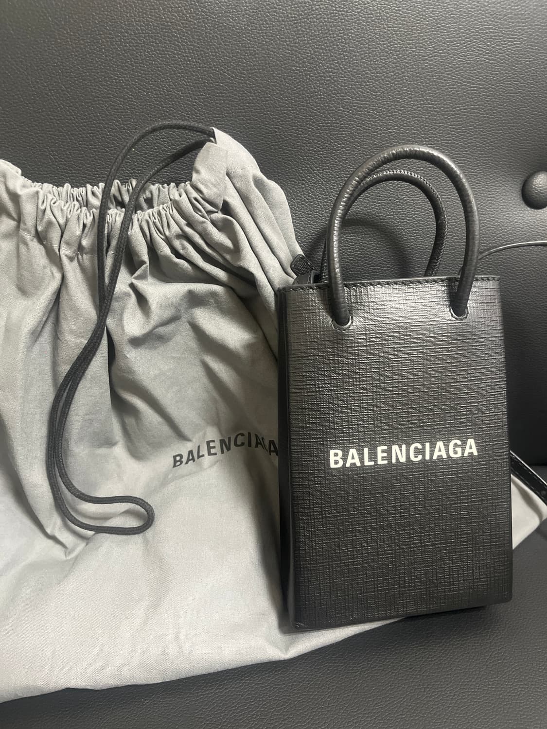 발렌시아가 폰 홀더백 상품이미지2