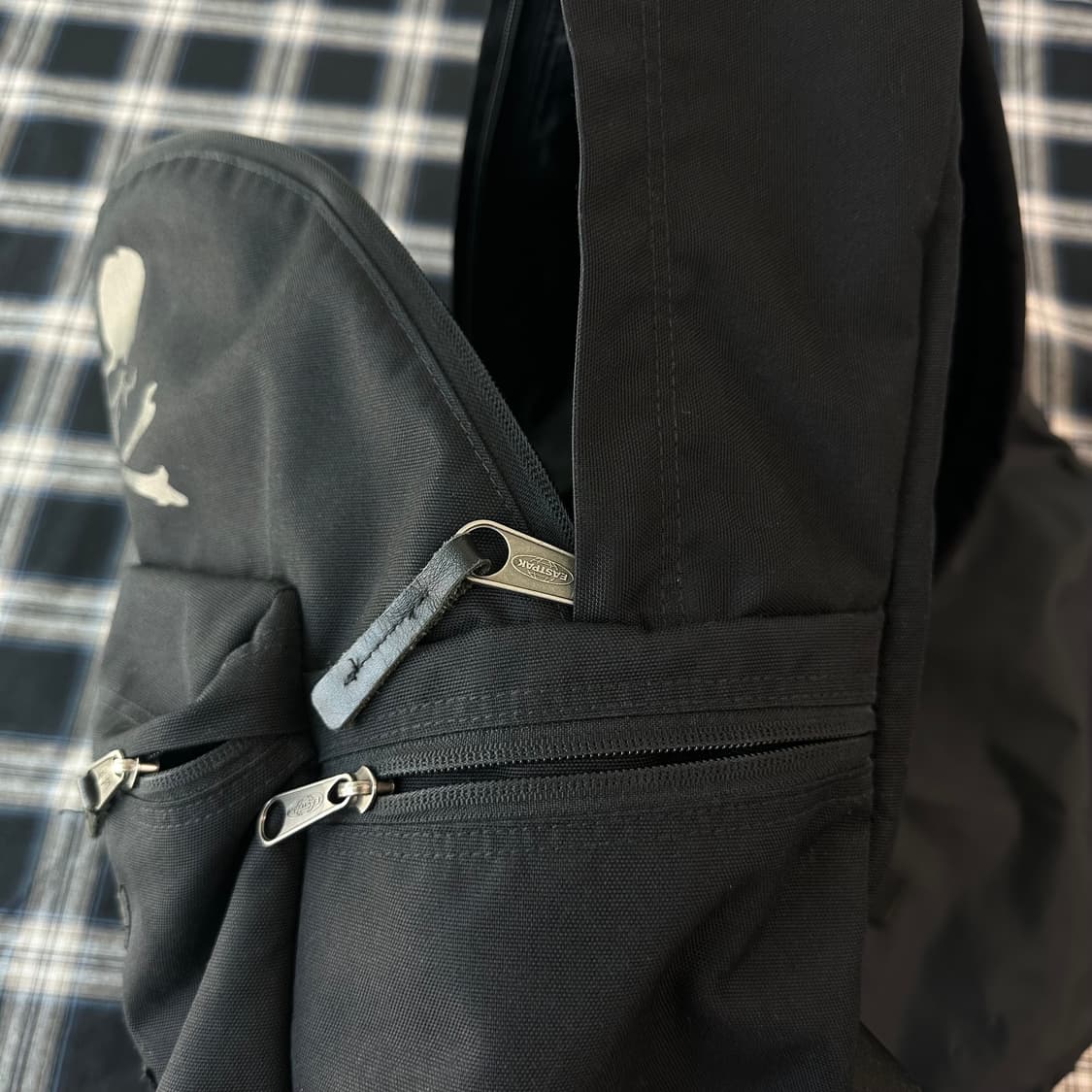 이스트팩 x 마스터마인드 백팩 블랙 상품이미지3