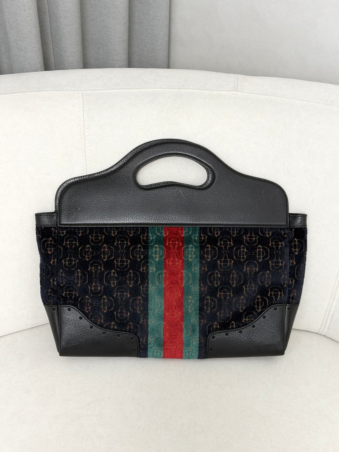 구찌 GG 벨벳 웹 스트라이프 토트백 상품이미지3