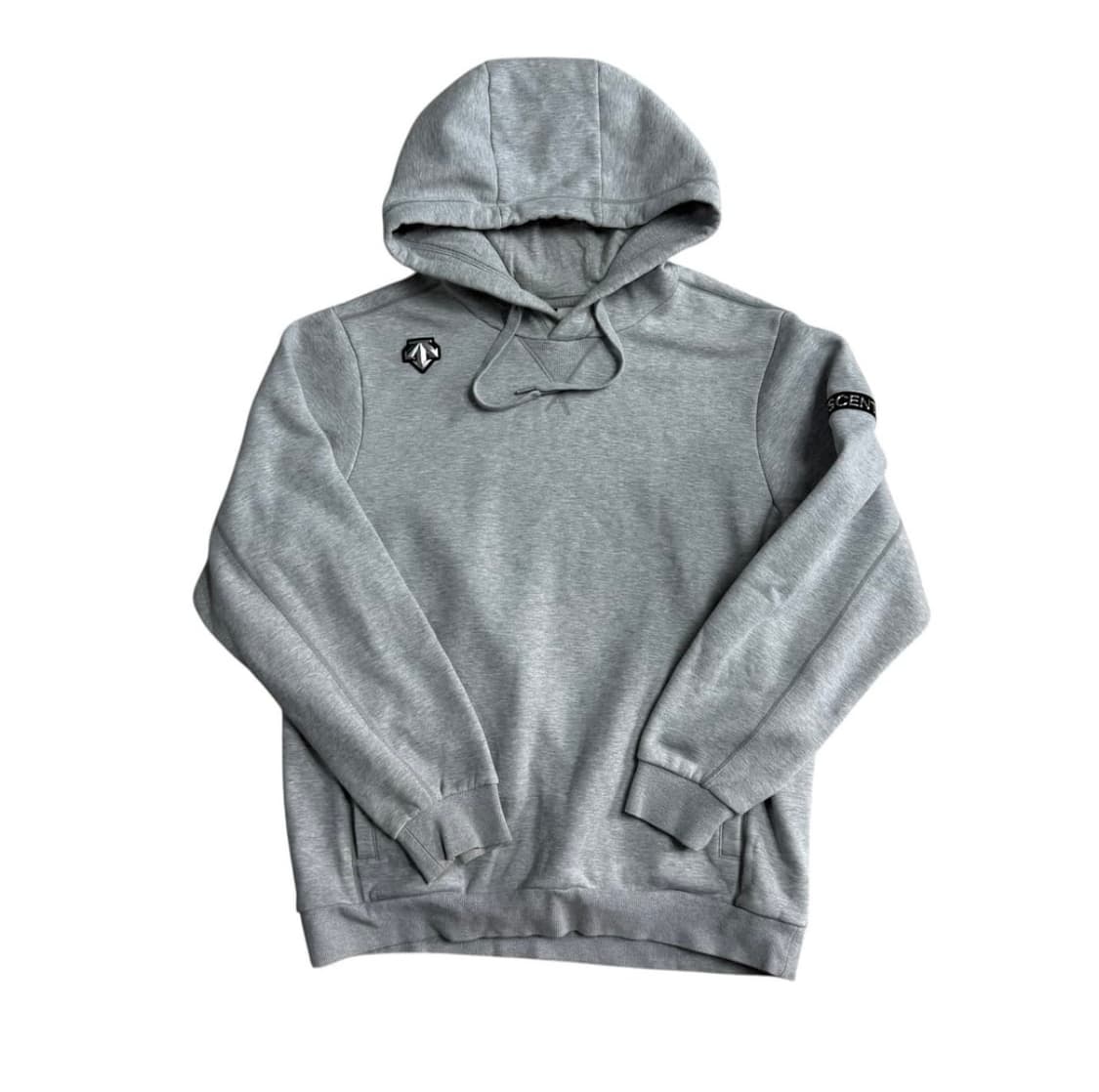 데상트 후드티 상품이미지1