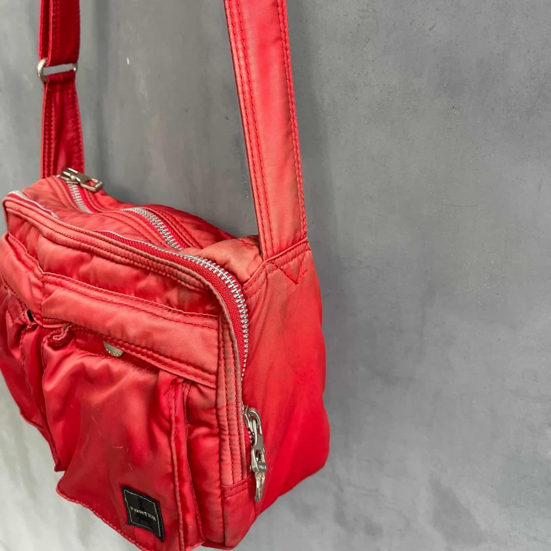 포터 탱커 크로스백 레드 상품이미지2