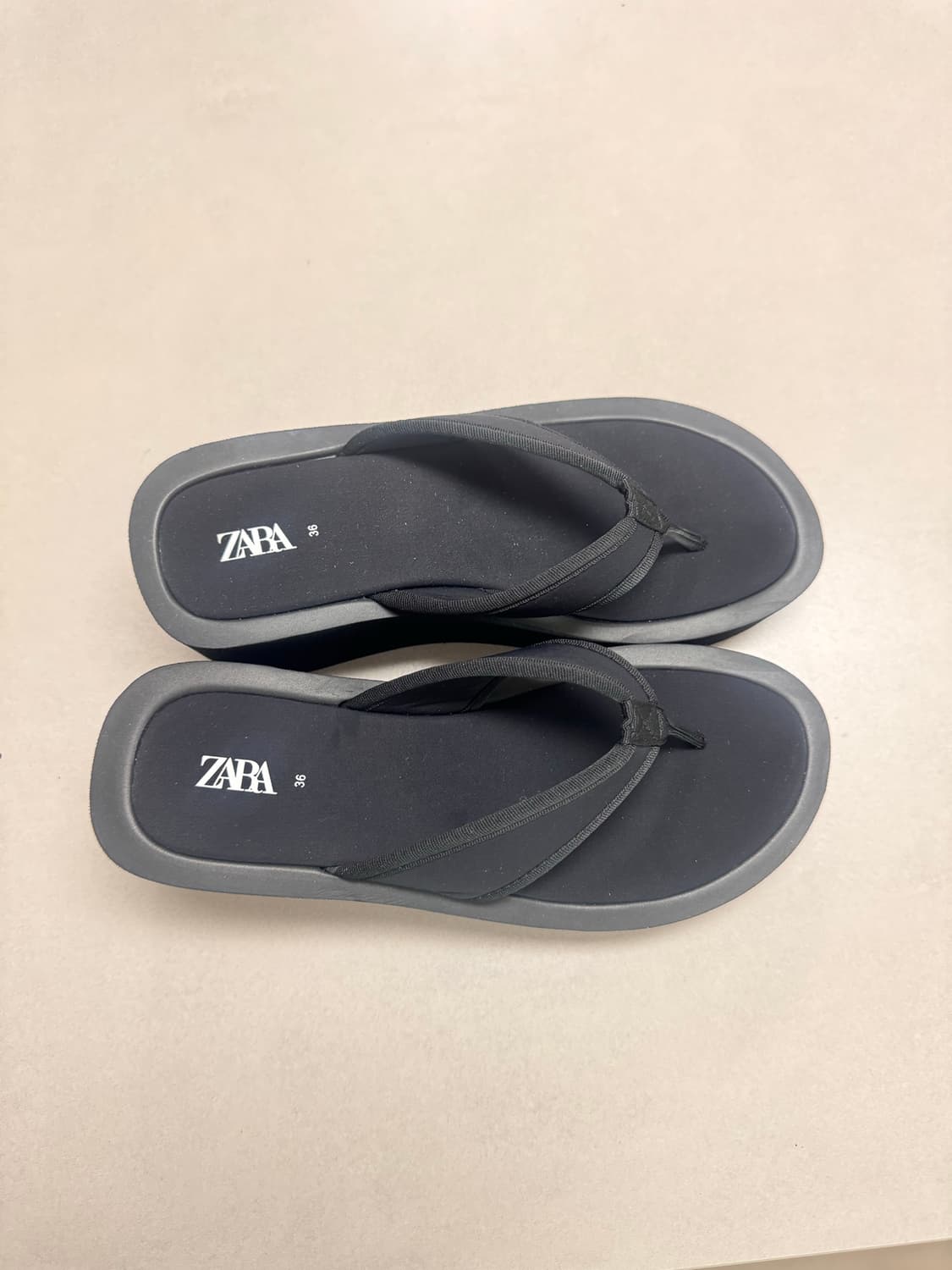 ZARA 플랫폼 쪼리 샌들 블랙 36(240)팝니다 상품이미지4