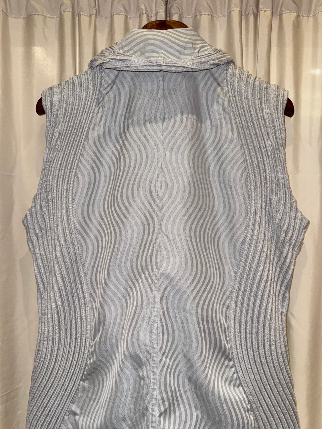 이세이 미야케 웨이브 패턴 플리츠 롱 베스트 상품이미지6