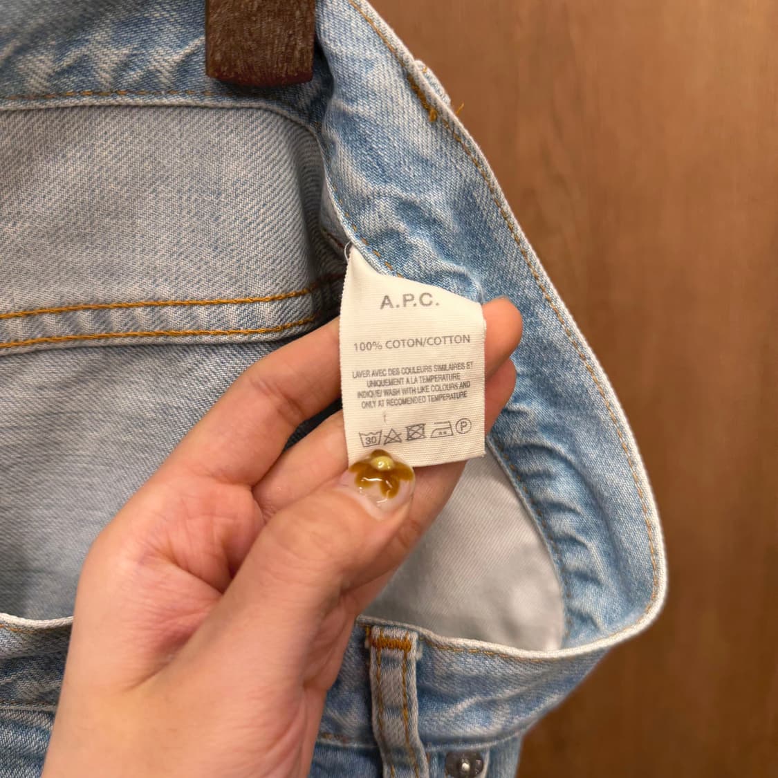 아페쎄 슬림 스트레이트 데님 팬츠 빈티지 워싱 버튼 포켓 디테일 연청 상품이미지7