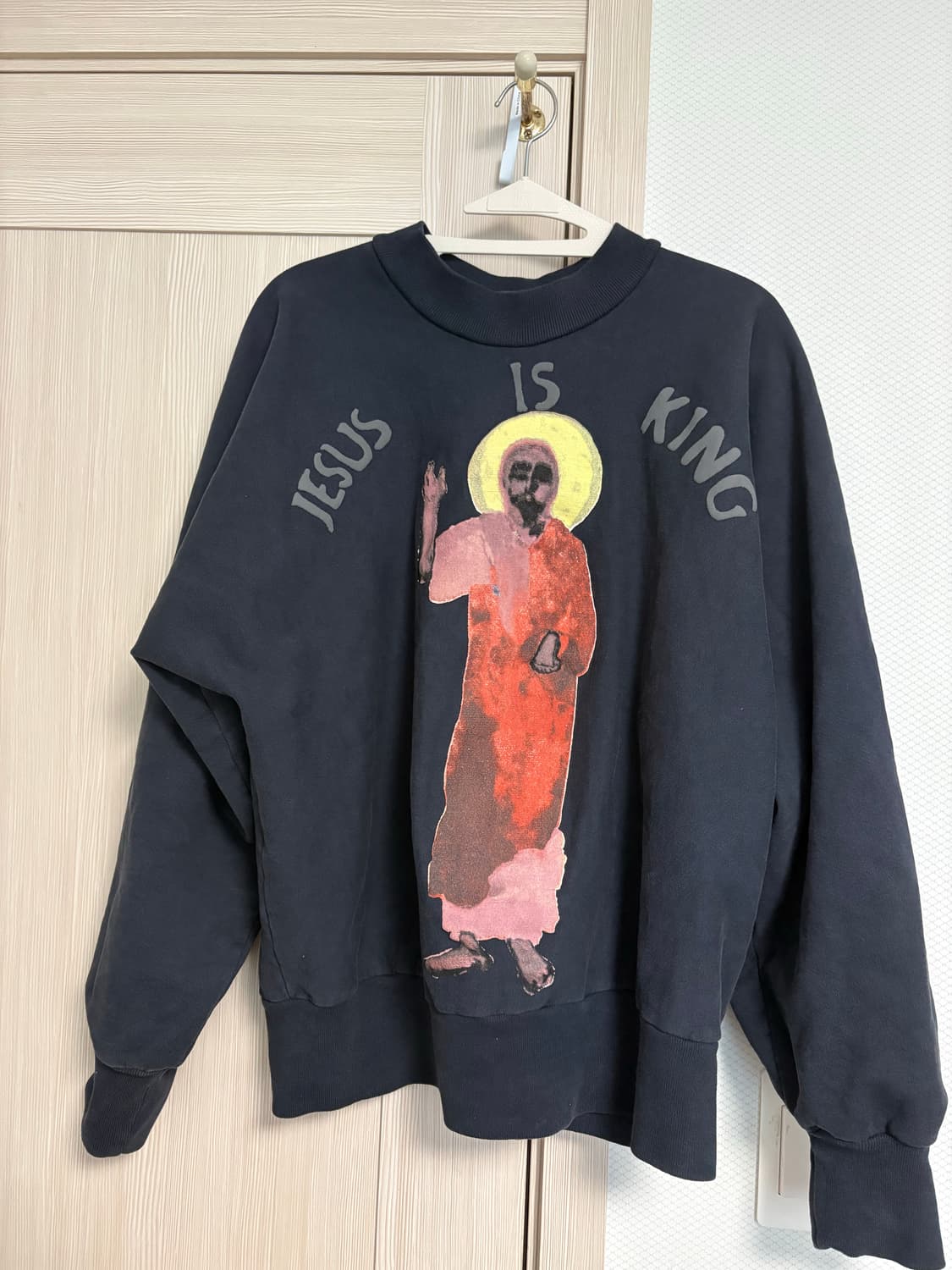 칸예 jesus is king 크루넥 상품이미지1