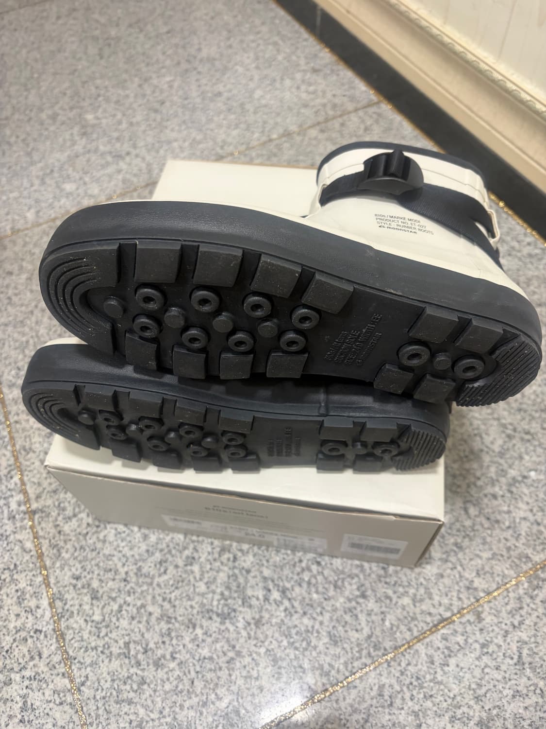 문스타 마르케모디 화이트 240 (실사o, 상자포함) 상품이미지3