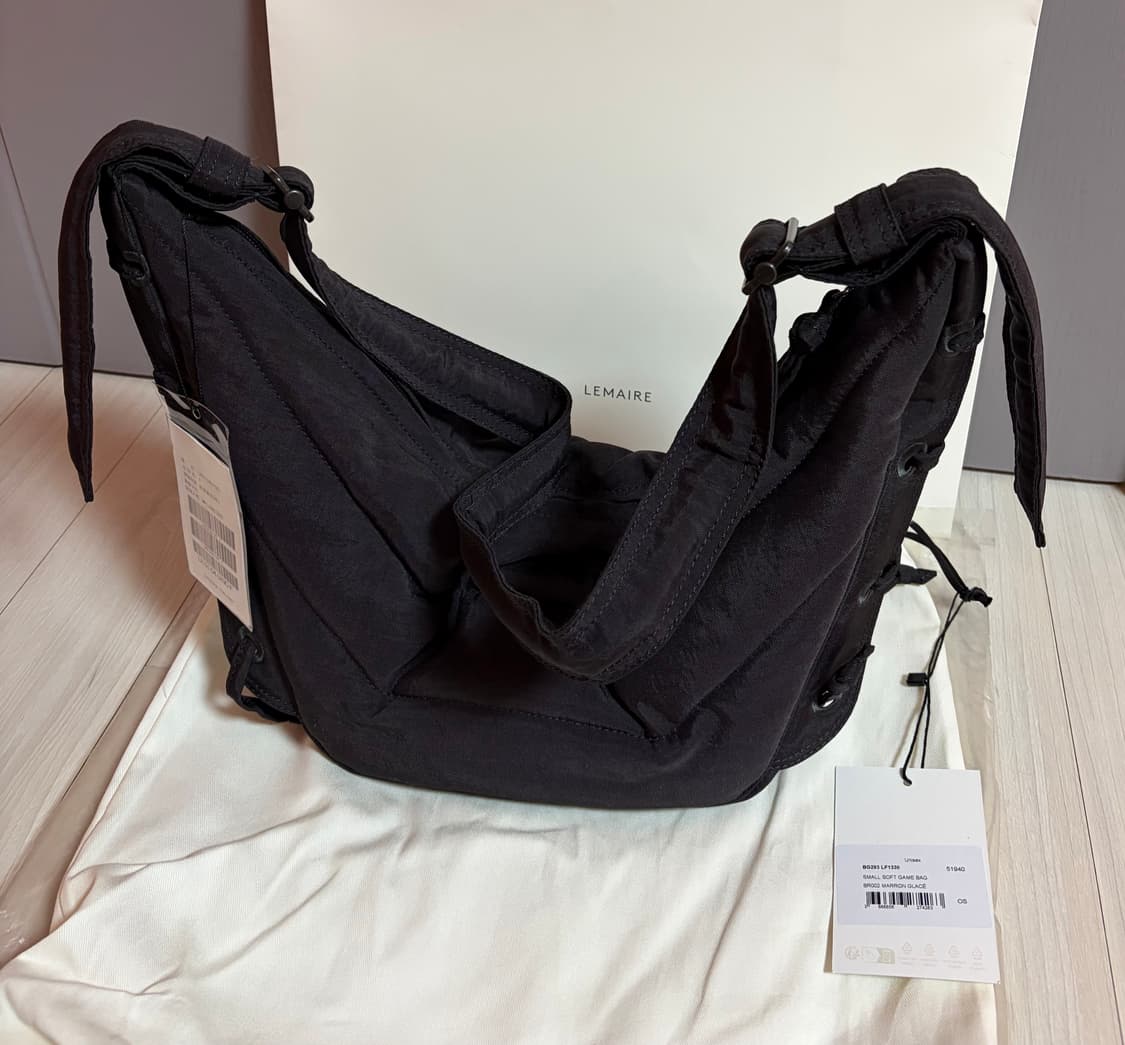 르메르 스몰 소프트 게임백 (Marron Glacé) 판매합니다. 상품이미지1