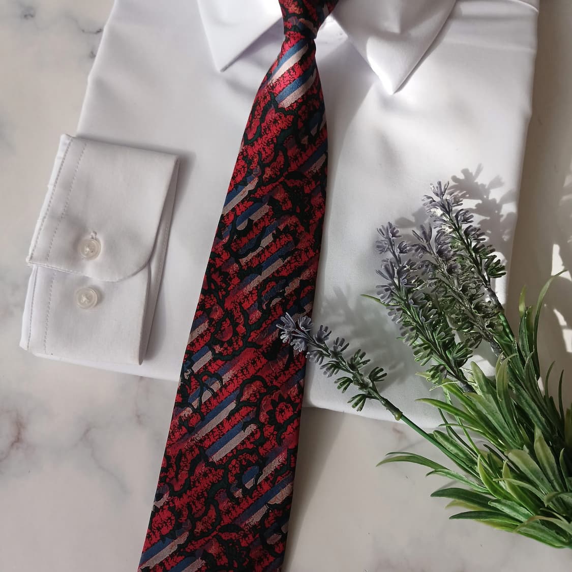 발망 실크 레드 패턴 넥타이 8.4cm B등급 A19362
 상품이미지4