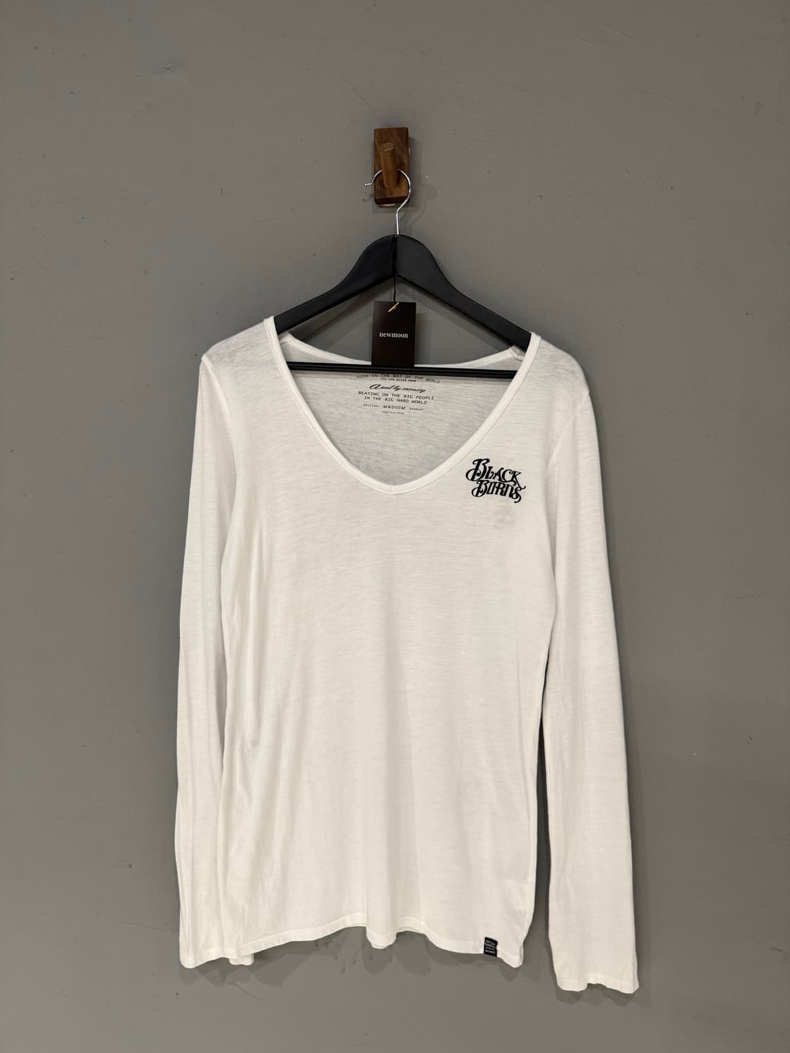 deep v-neck lettering long sleeve 상품이미지4