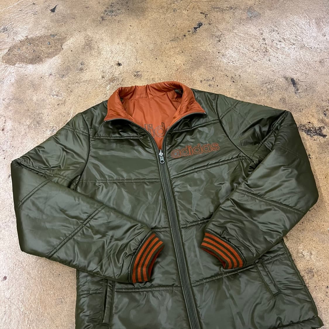 아디다스 양면 리버시블 카키 오렌지 브라운 경량 얇패딩  상품이미지1