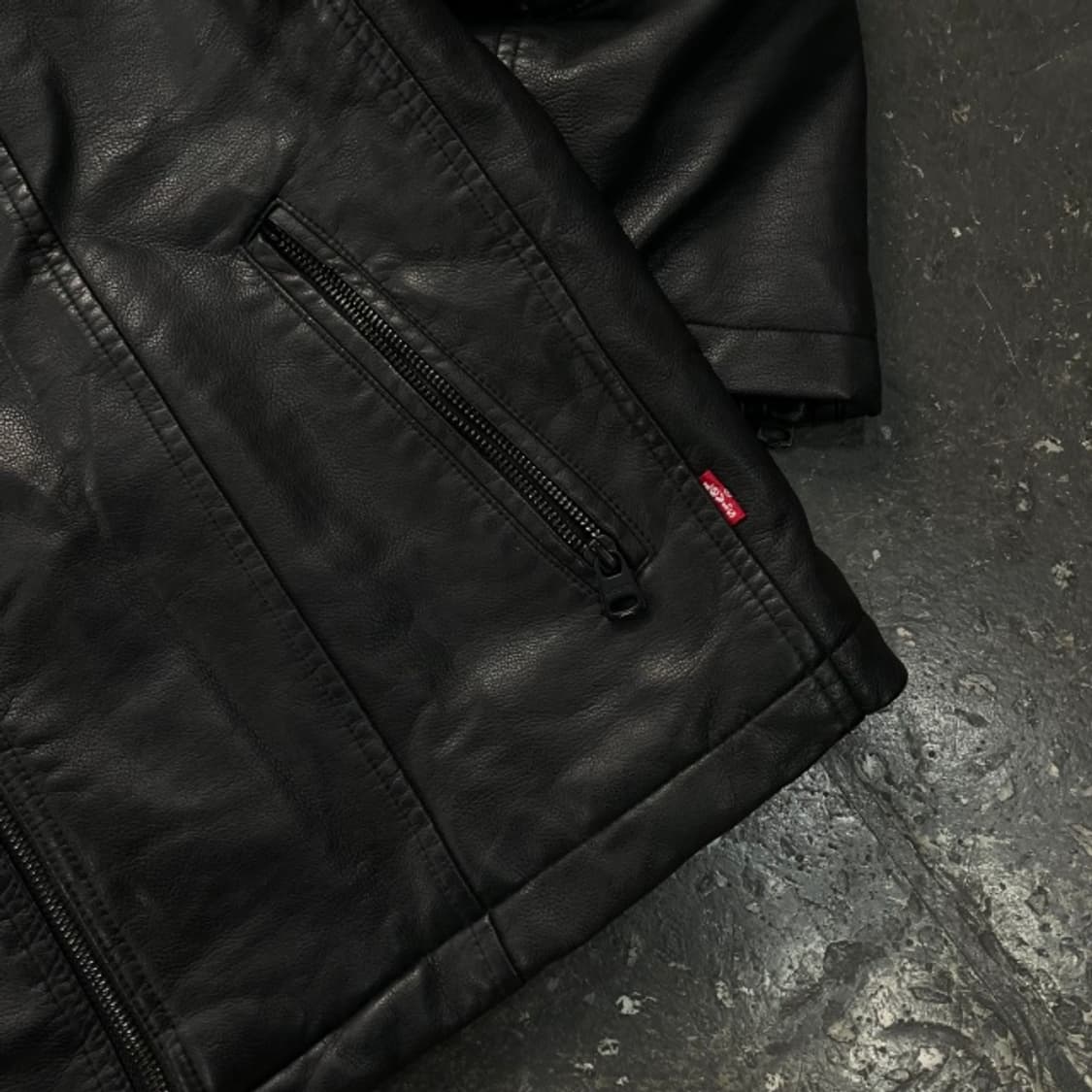 100 리바이스 유광 레더 후드 자켓  상품이미지3