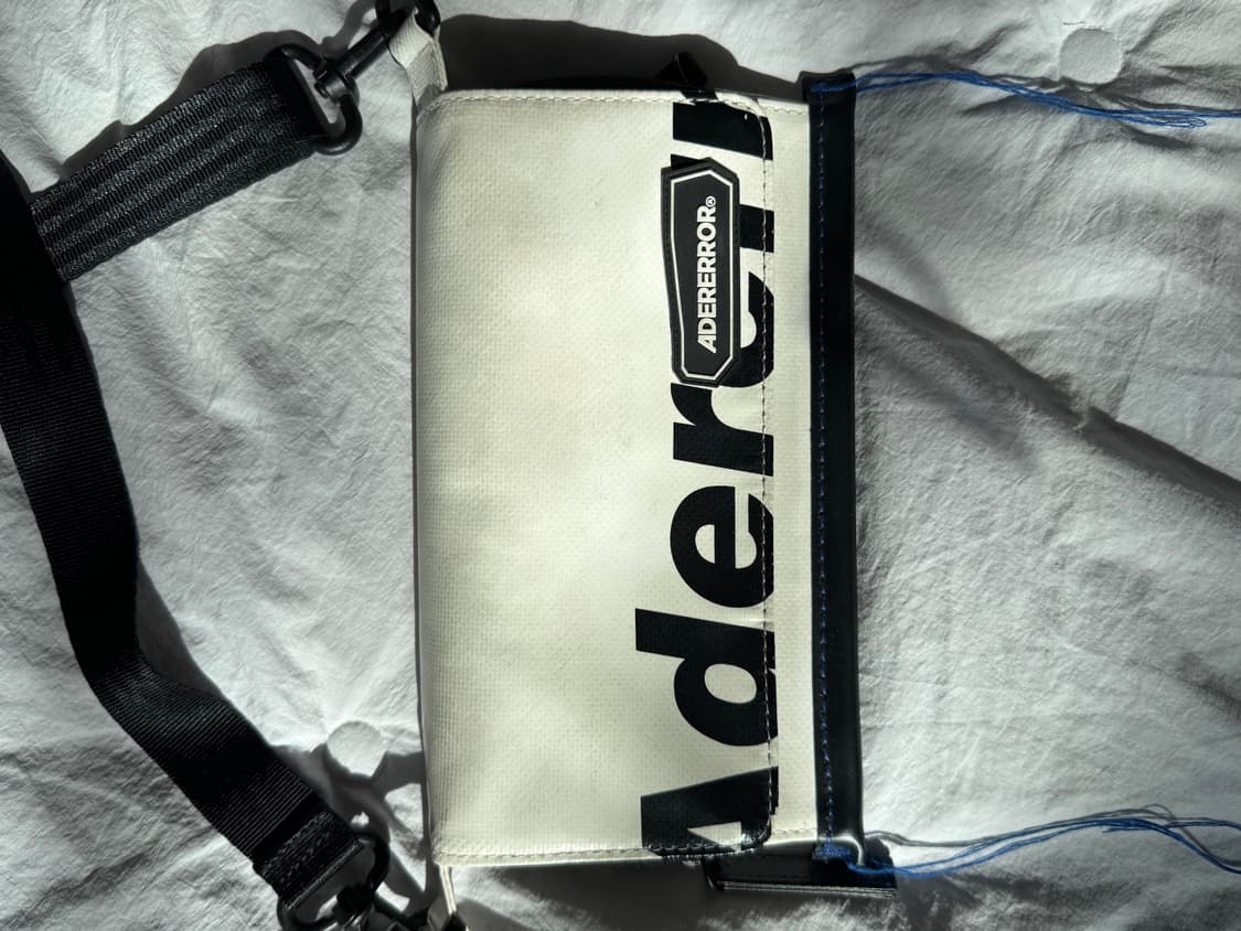 아더에러 트레이스 파이온 파우치 화이트 상품이미지2