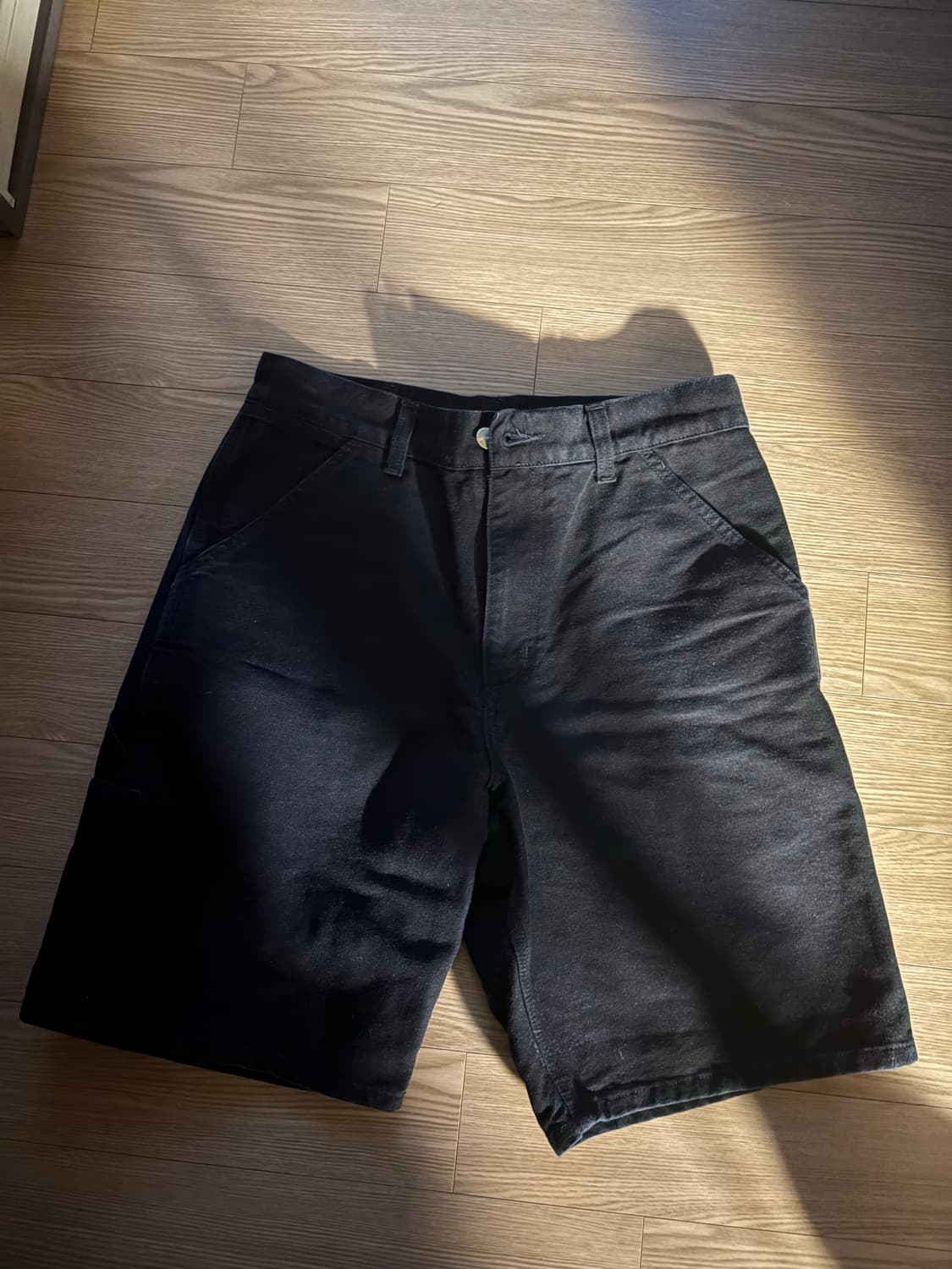 칼하트윕 싱글 니 쇼트 디어본 블랙 린스드 상품이미지4