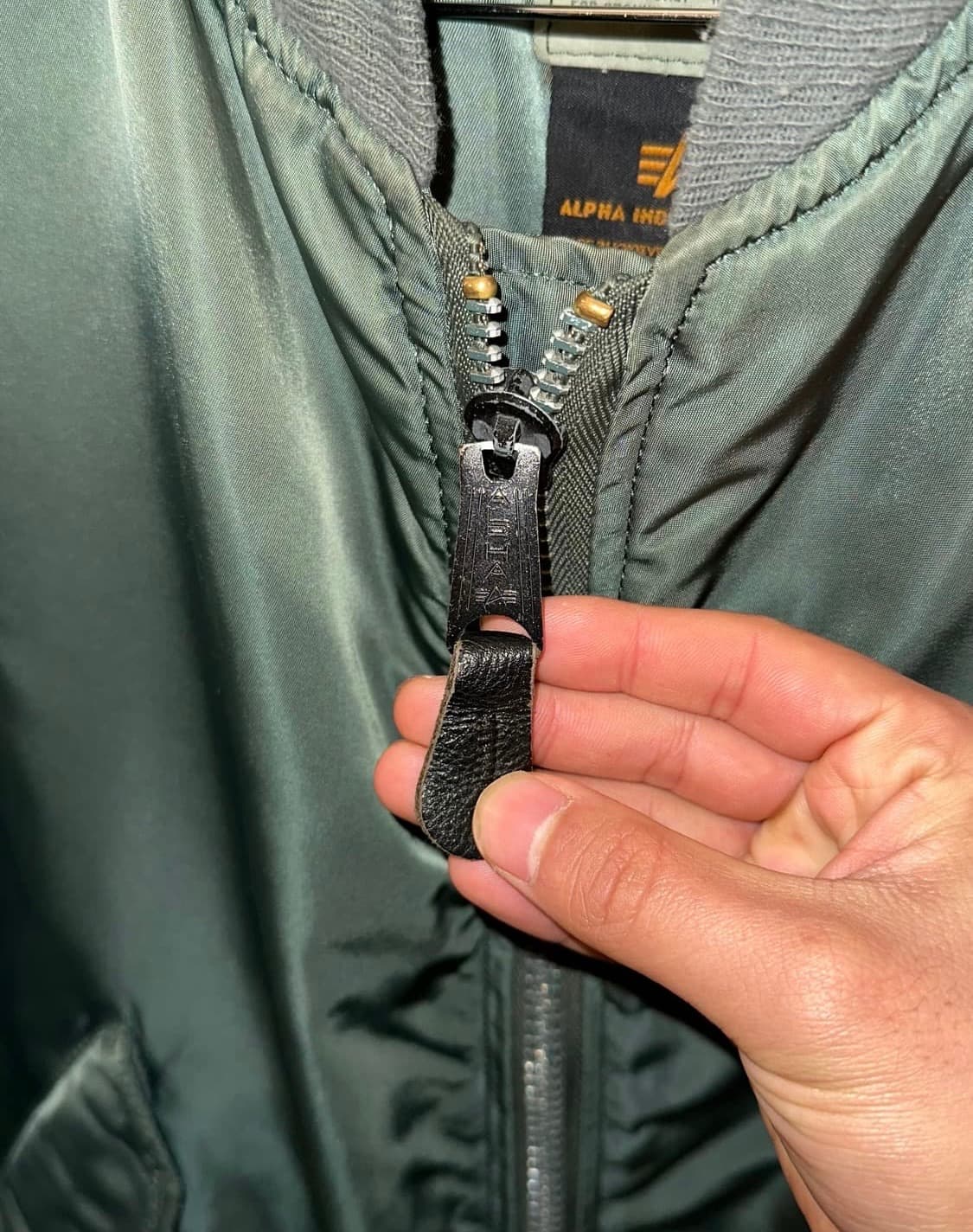 90s 알파인더스트리 봄버 카키 상품이미지5