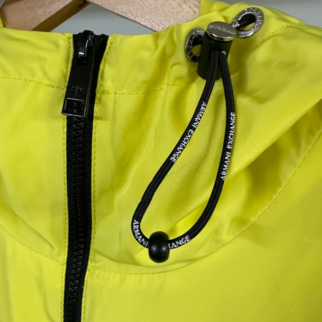 아르마니 익스체인지 네온 아노락 상품이미지3