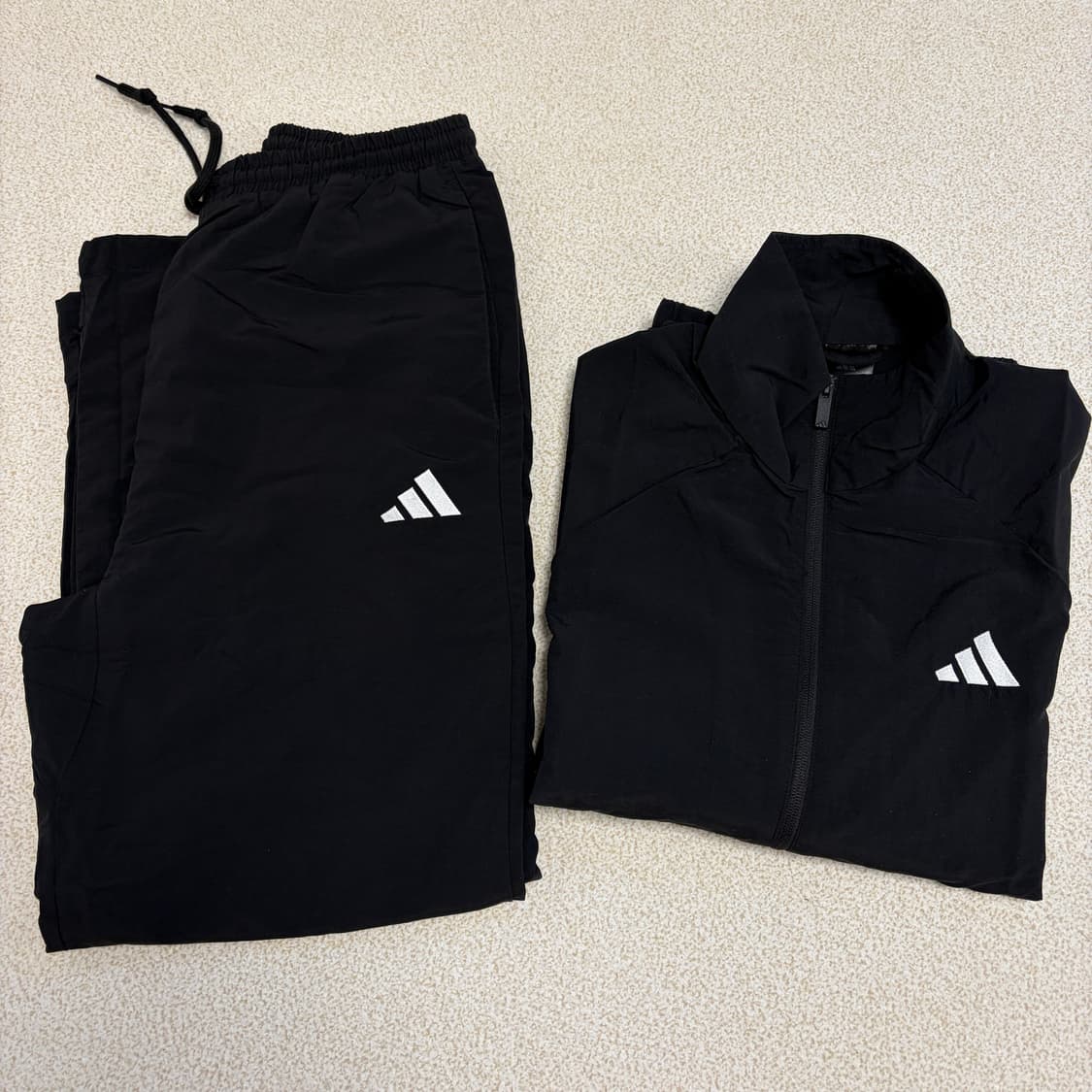 아디다스 에센셜 윈드 브레이커 트레이닝 세트 상품이미지4