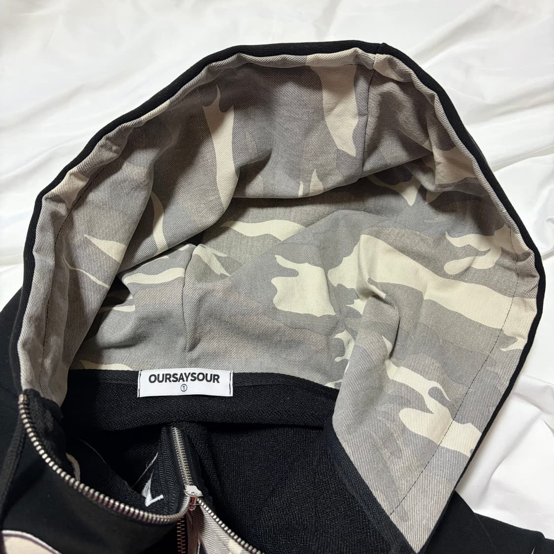 OURS 카모 플라워 아플리케 후드집업 블랙 상품이미지5