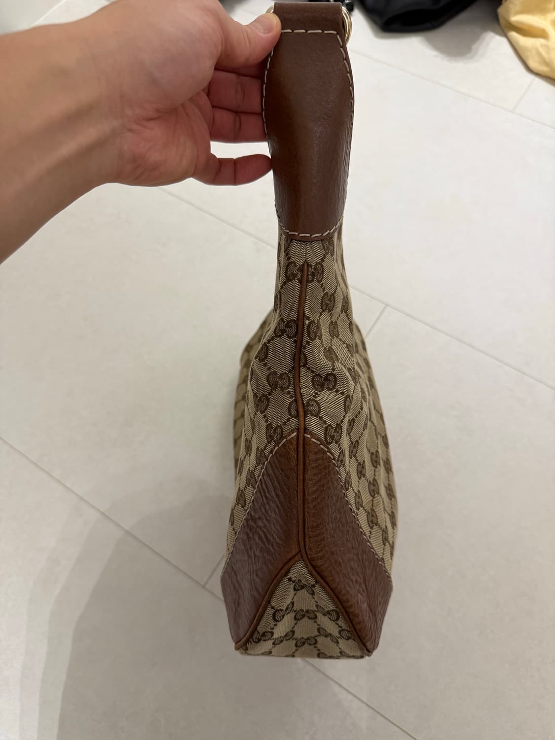 구찌 GG 캔버스 샬롯 미디엄 숄더백 상품이미지9