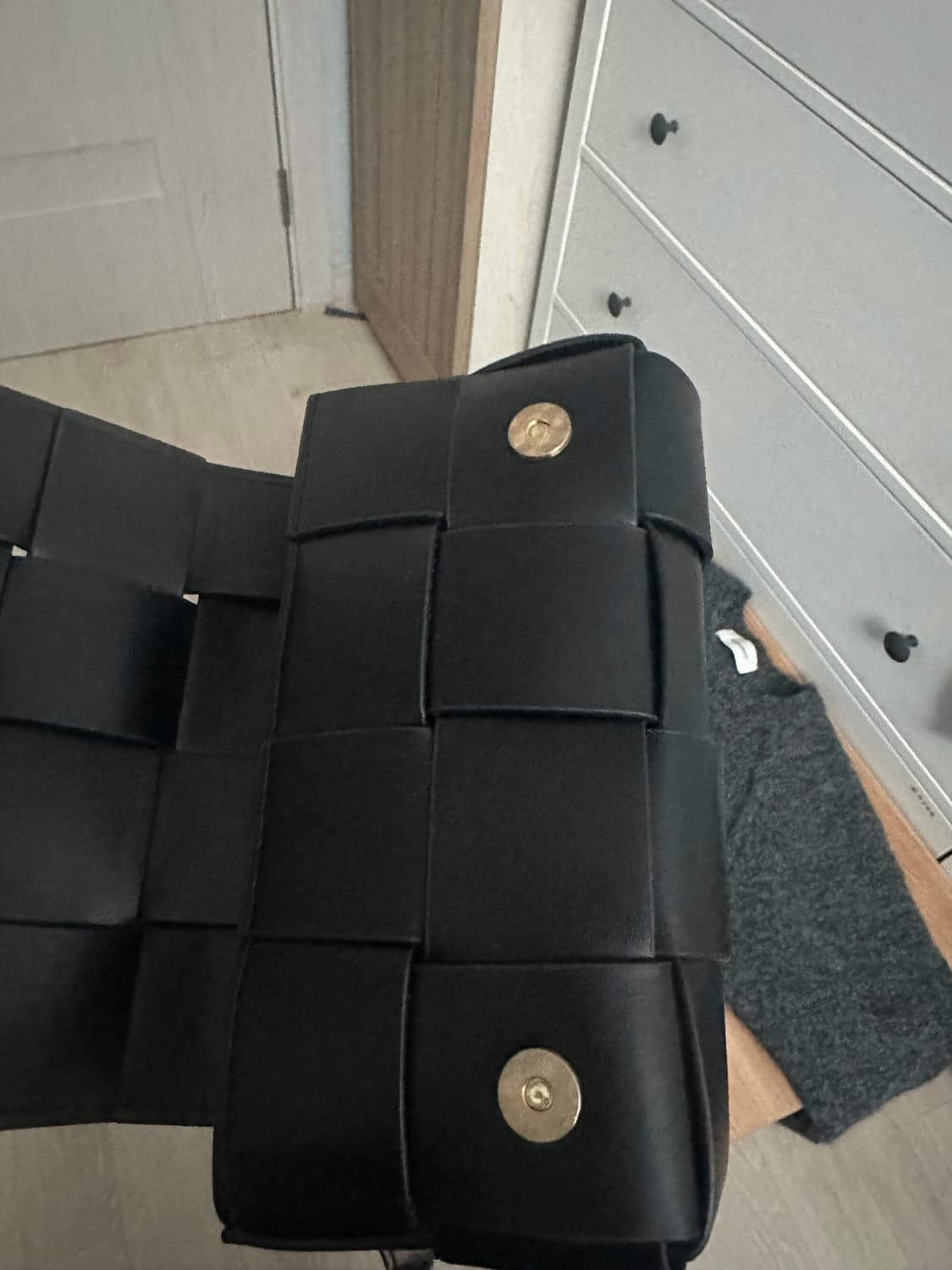 보테가 카세트백 급처 상품이미지2