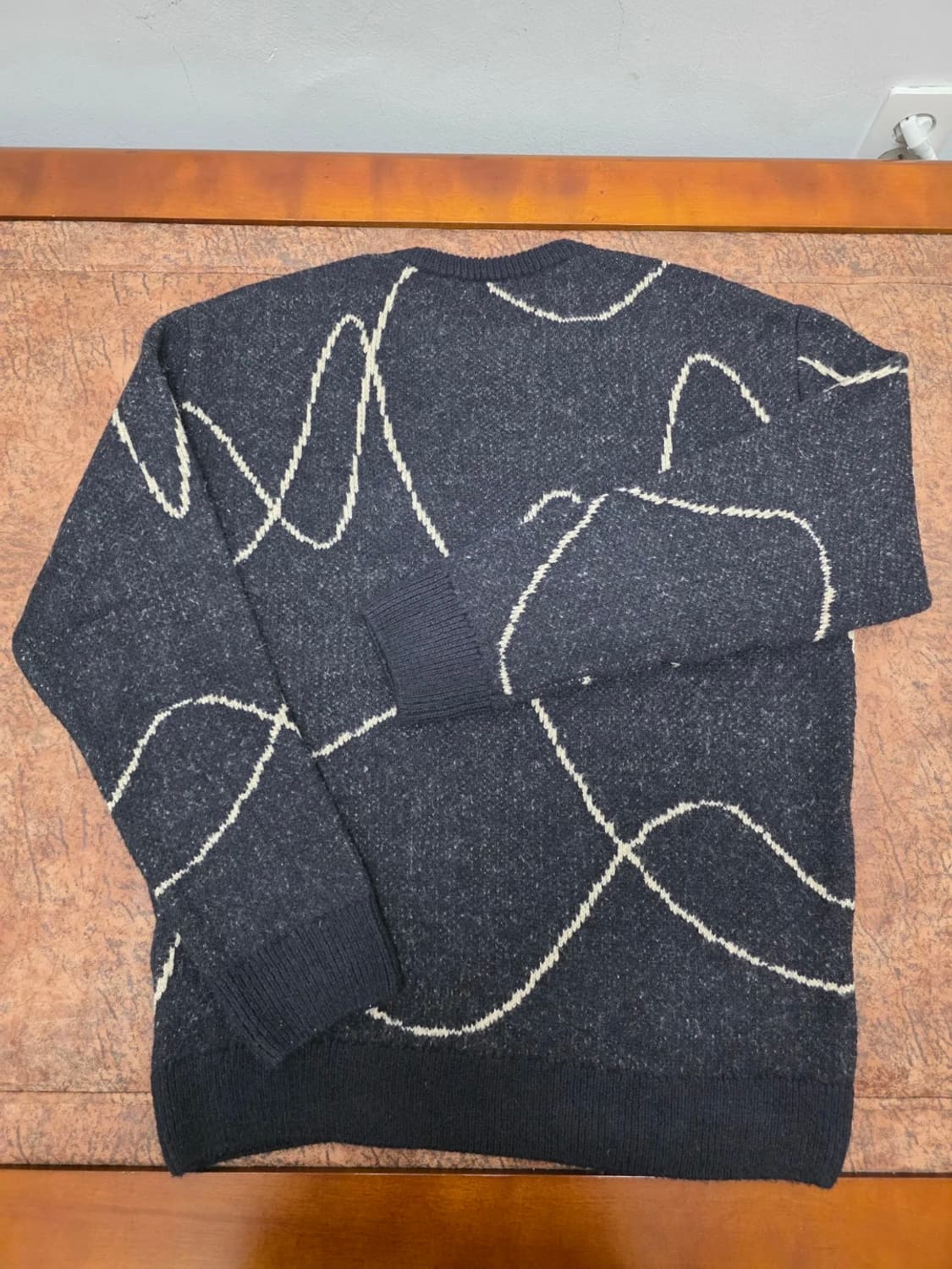 자라 추상 라인 자카드 니트 XL 상품이미지6