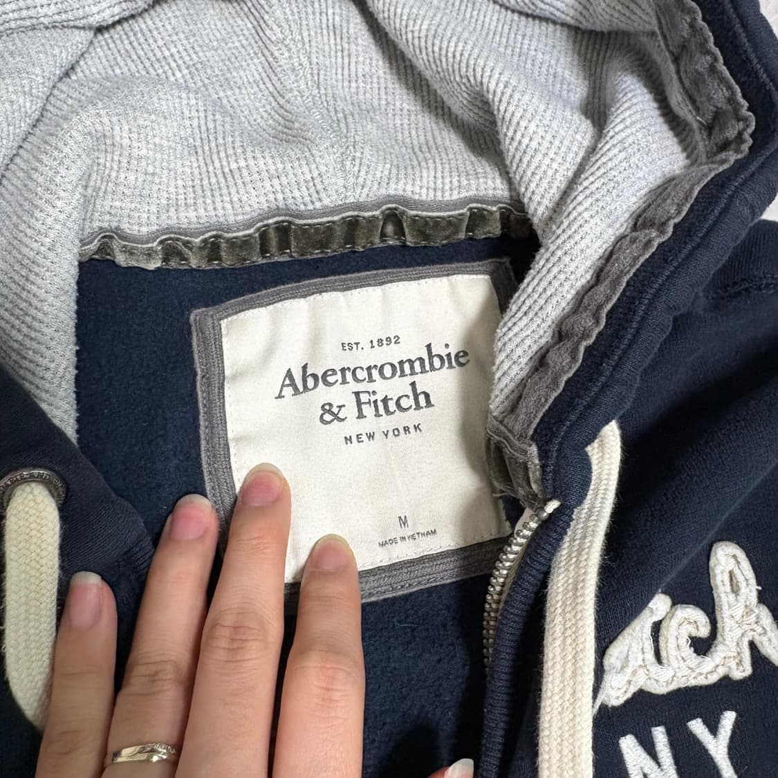 대대장) 아베크롬비 네이비 스펠아웃 딱붙 후드집업 상품이미지8