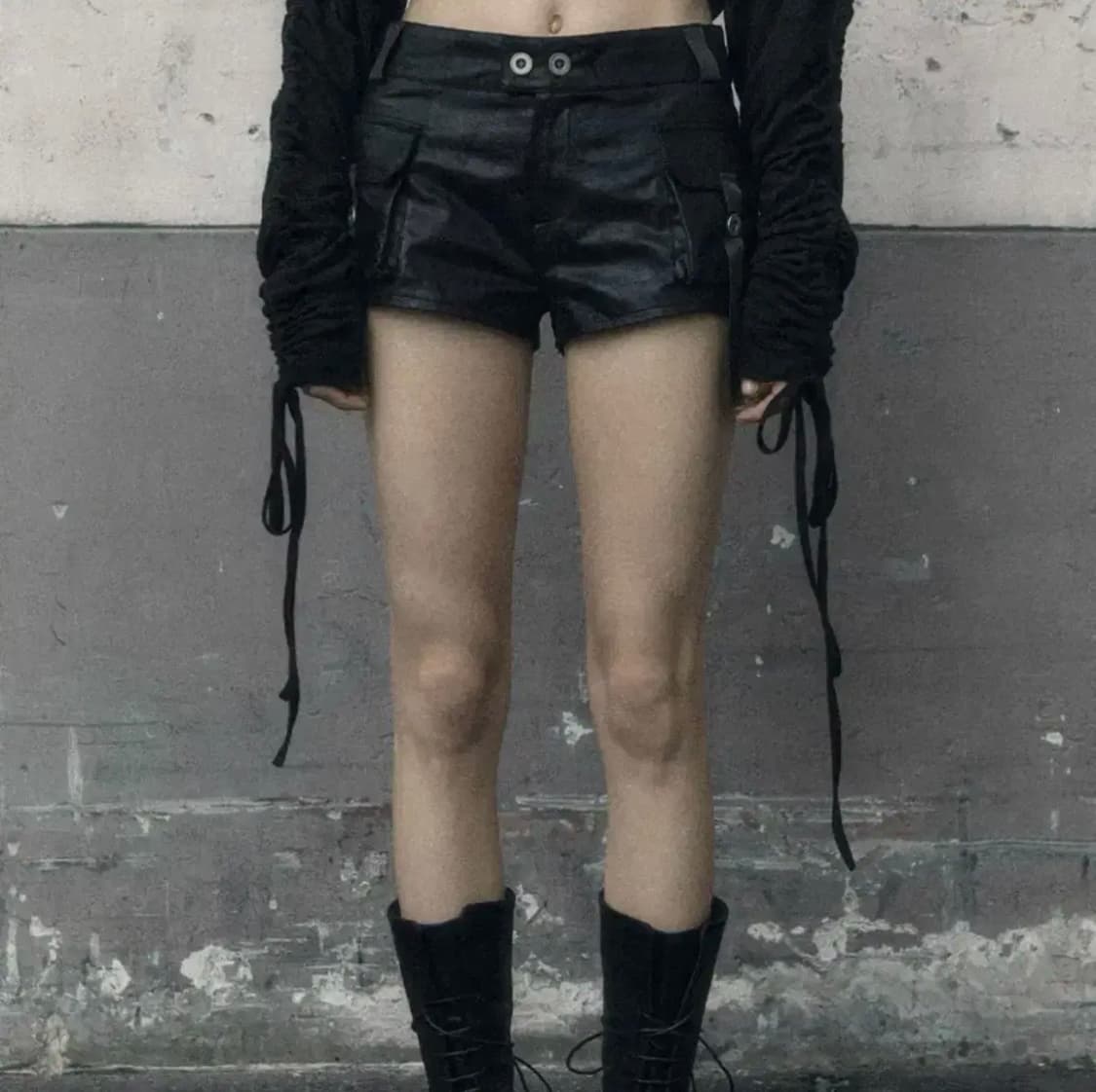 보헤미안서울 빈티지 레더 포켓 쇼츠 팬츠 상품이미지1