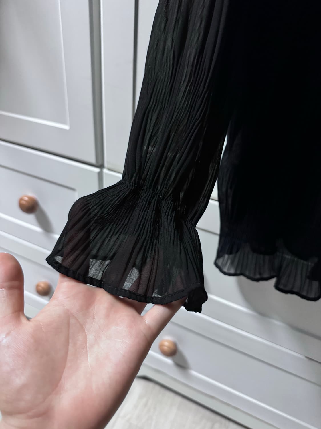 블랙 플리츠 시스루 블라우스 셔츠 상품이미지3