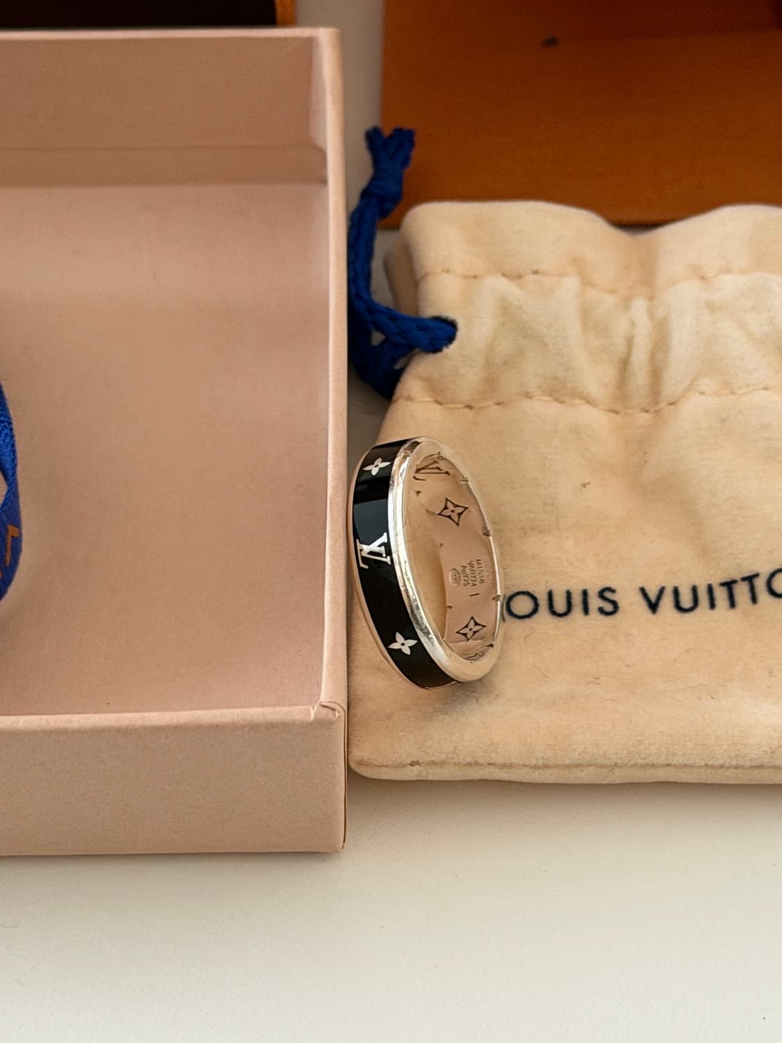 루이비통 LV 스파이크 실버 반지 라지 팝니다 상품이미지2