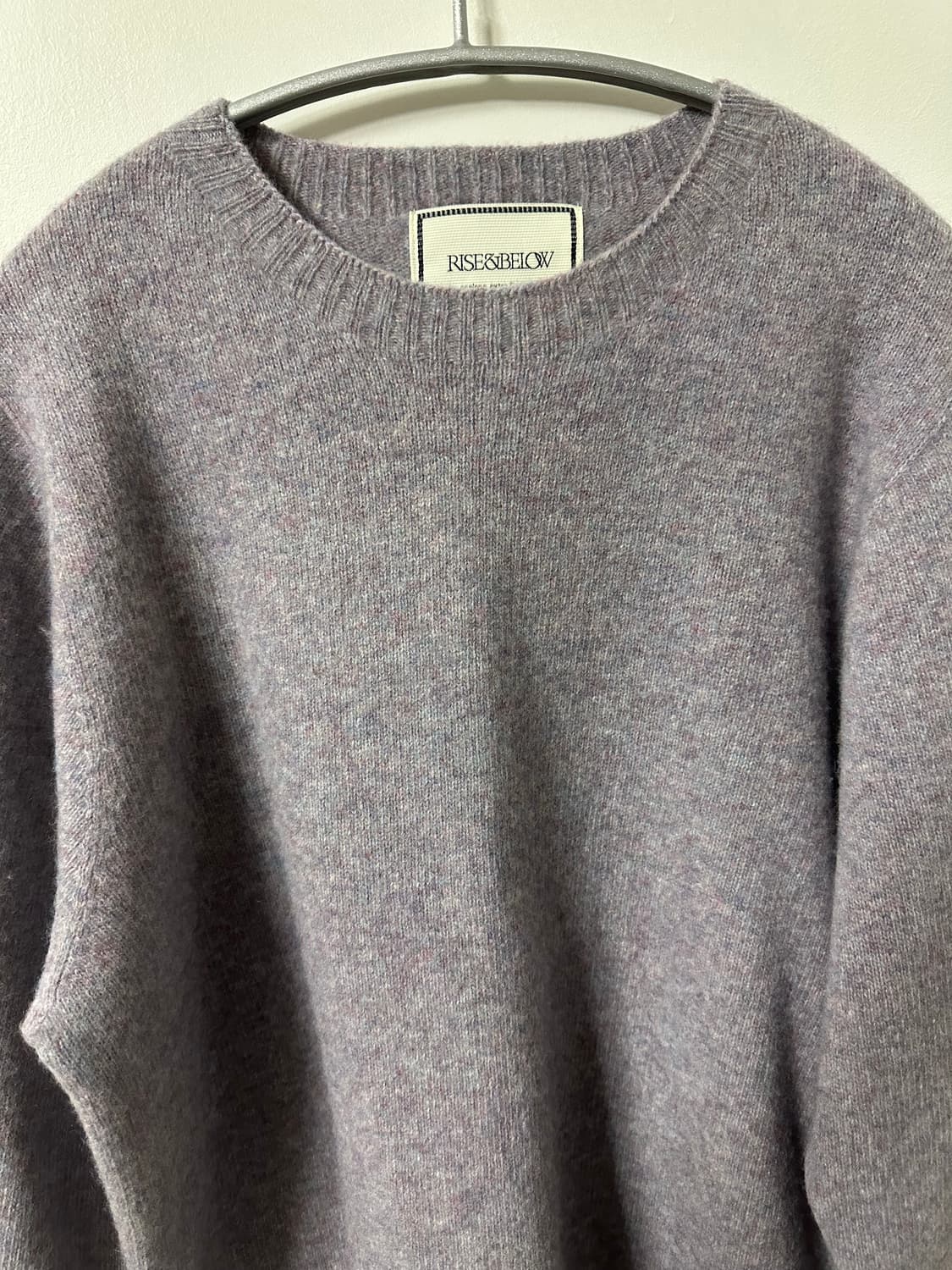 라이즈앤빌로우 니트 상품이미지1