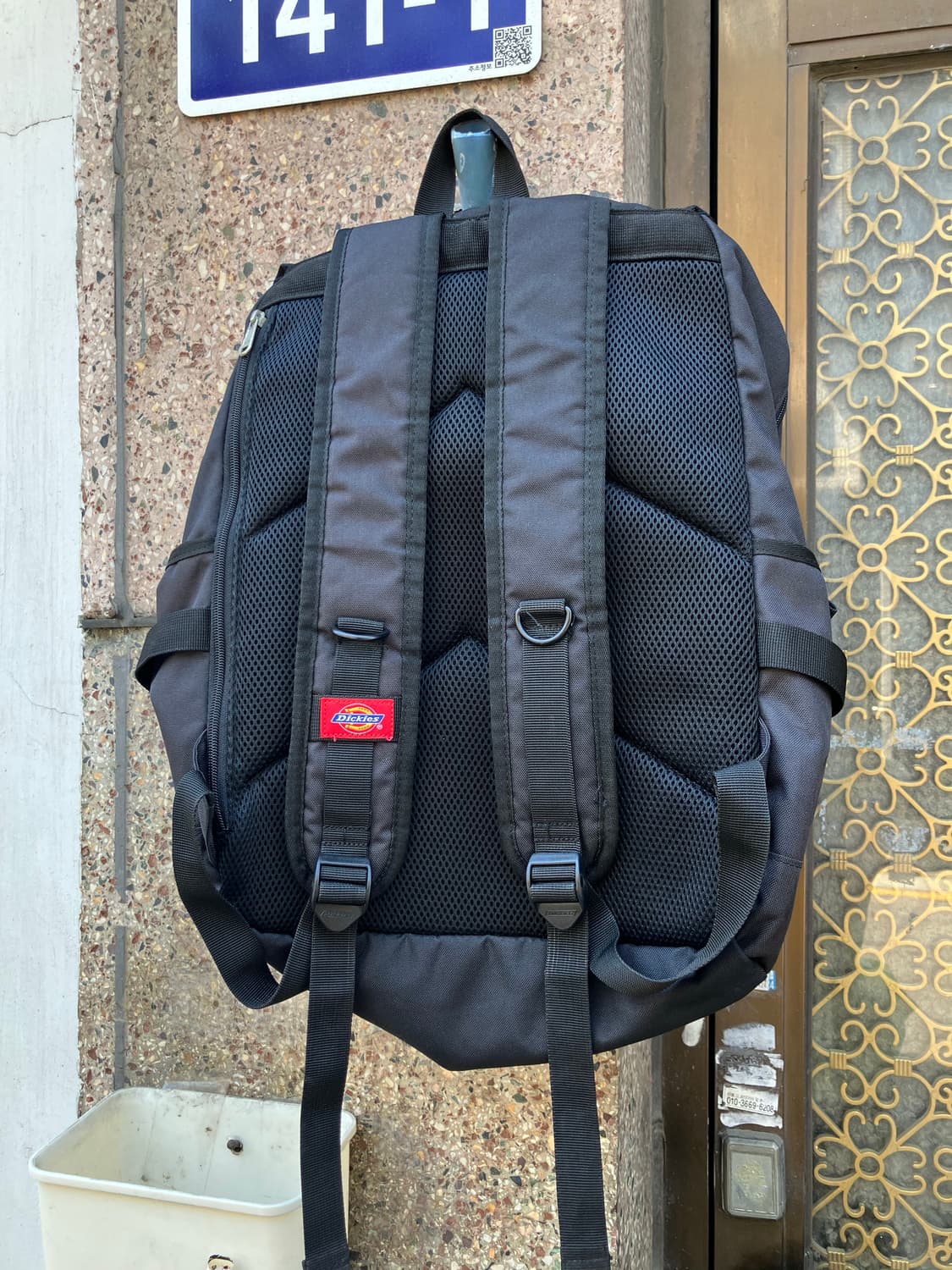 Dickies 블랙 워크웨어 플랩 버클 백팩 상품이미지3