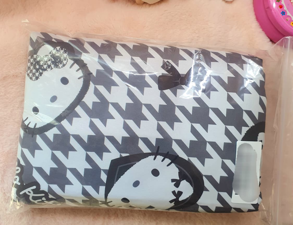 미개봉 헬로키티 산리오 걸리 모노톤 리본 이불 커버 침구 키티 원단 방꾸 상품이미지3