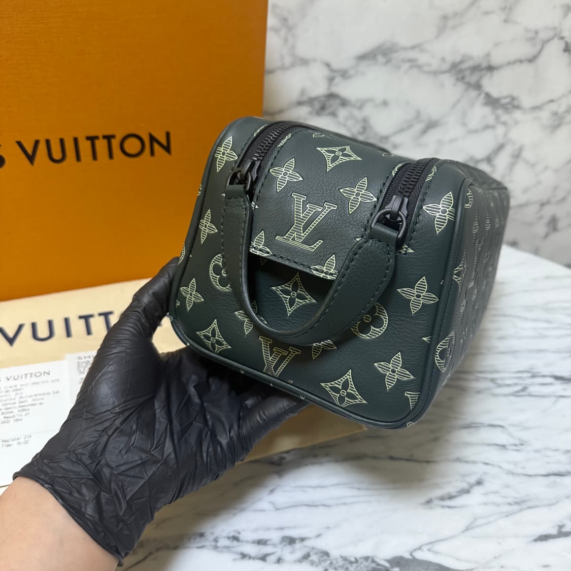 [새상품] 루이비통 이클립스 쉐도우 돕키트 파우치 클러치백 상품이미지4