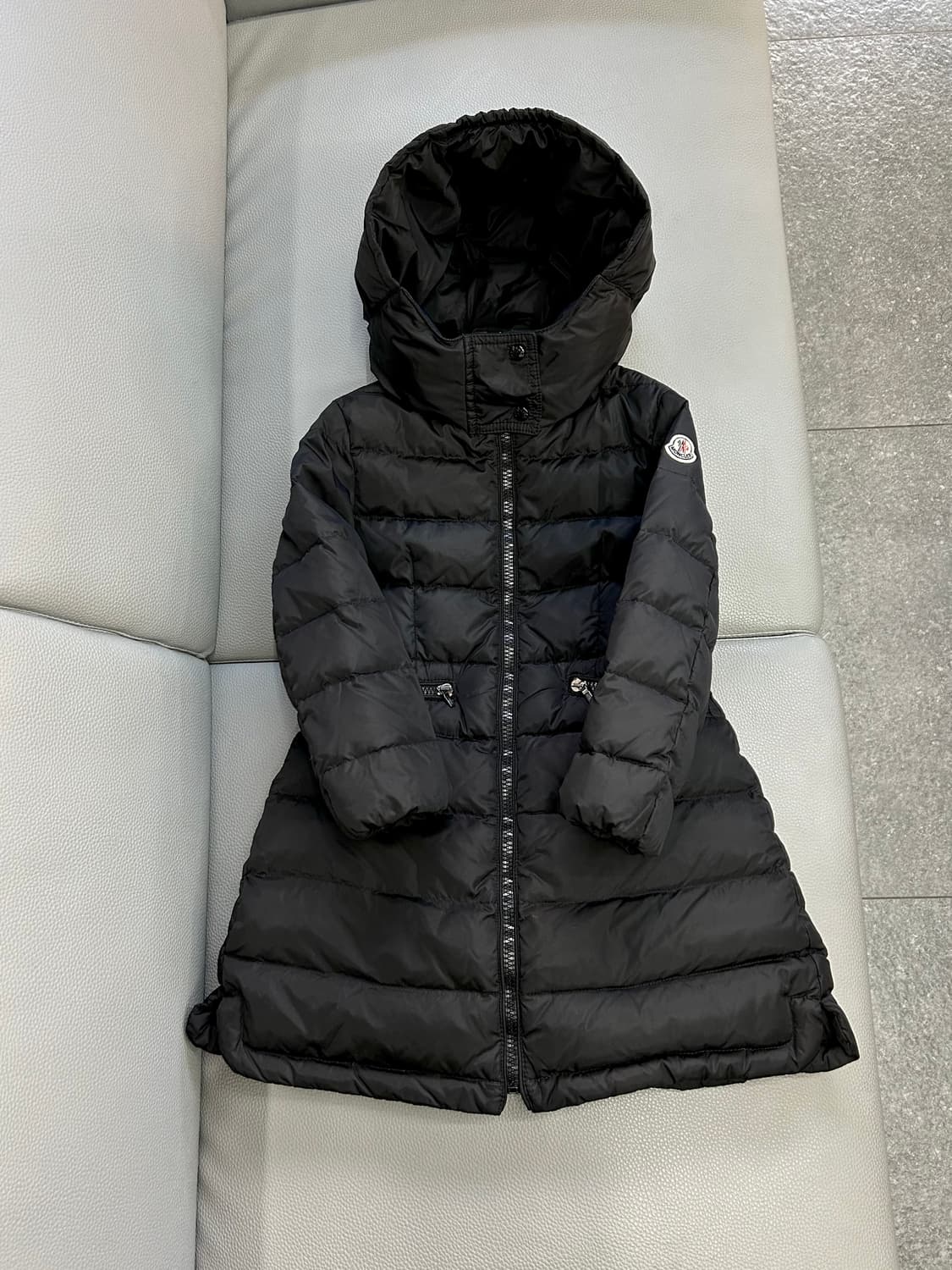 몽클레어 키즈 밀렌 블랙패딩(6세) 상품이미지5