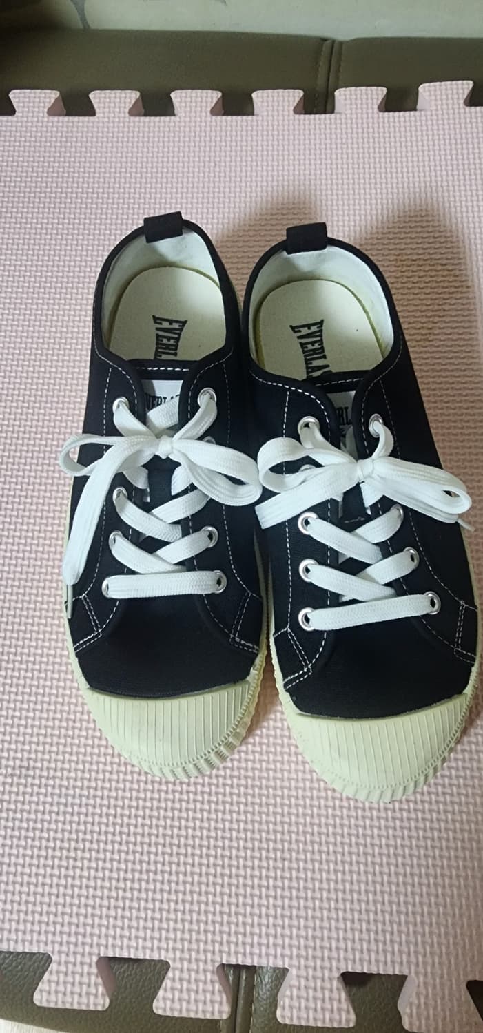 에베러스트 여성 스니커즈 운동화 250 상태굿 상품이미지1