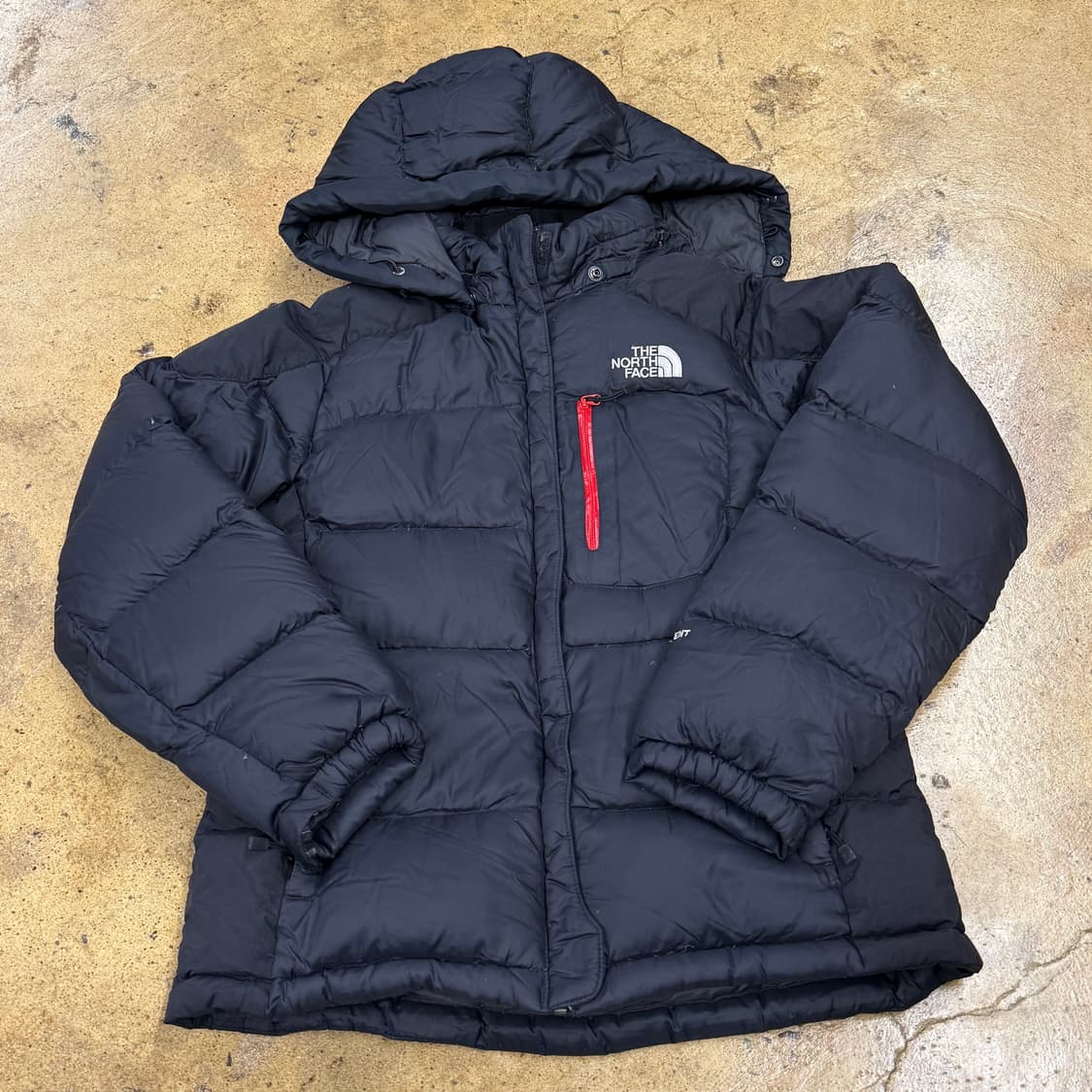 노스페이스 블랙 패딩 85 상품이미지2