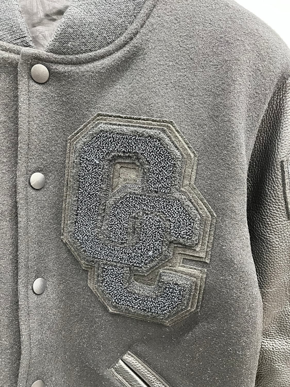 100)  오프닝세레모니 바시티 자켓 
 상품이미지3