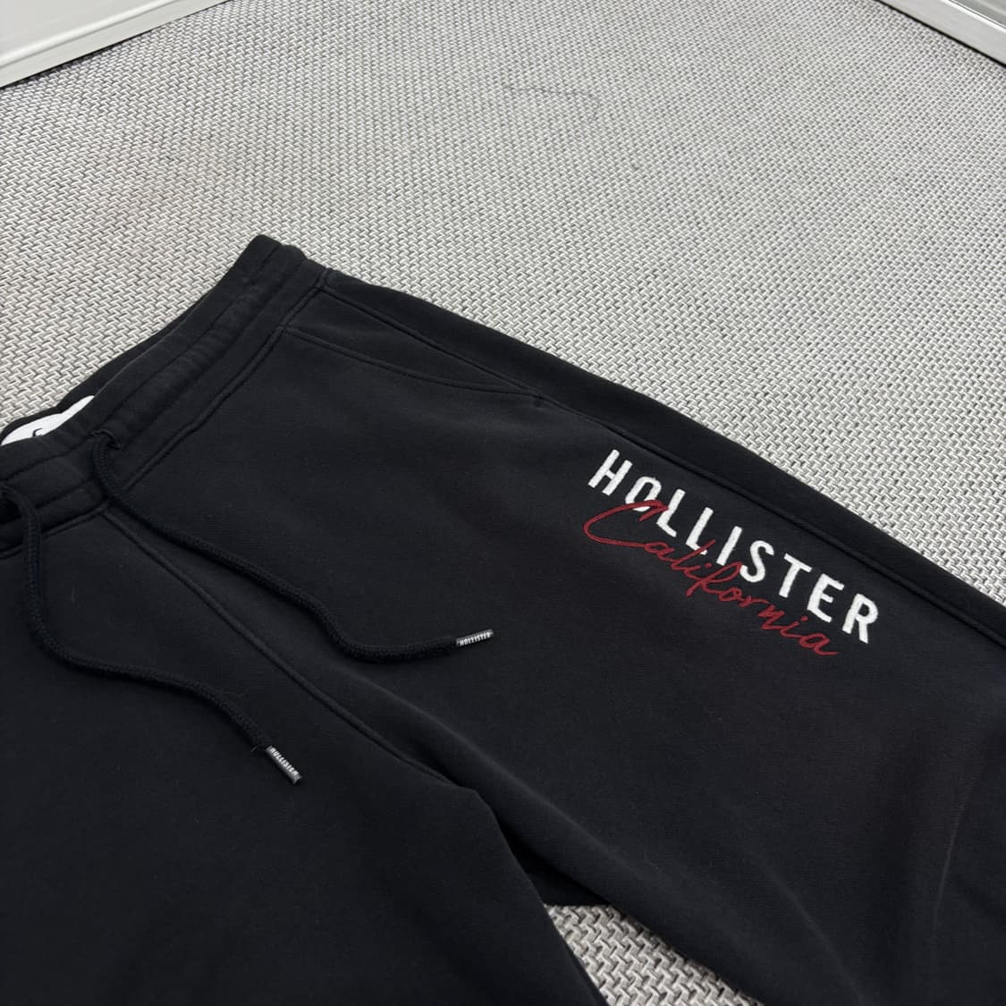 Hollister Y2K 트레이닝 팬츠 상품이미지2