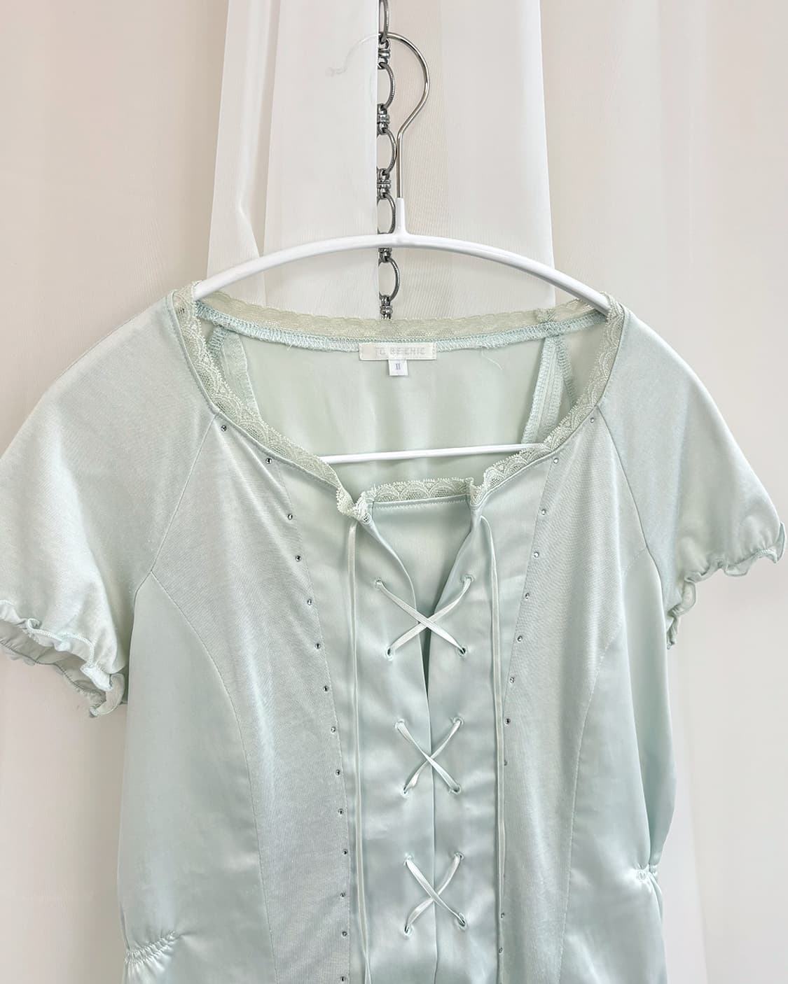 TO BE CHIC 라이트 민트 레이스 업 탑 상품이미지5