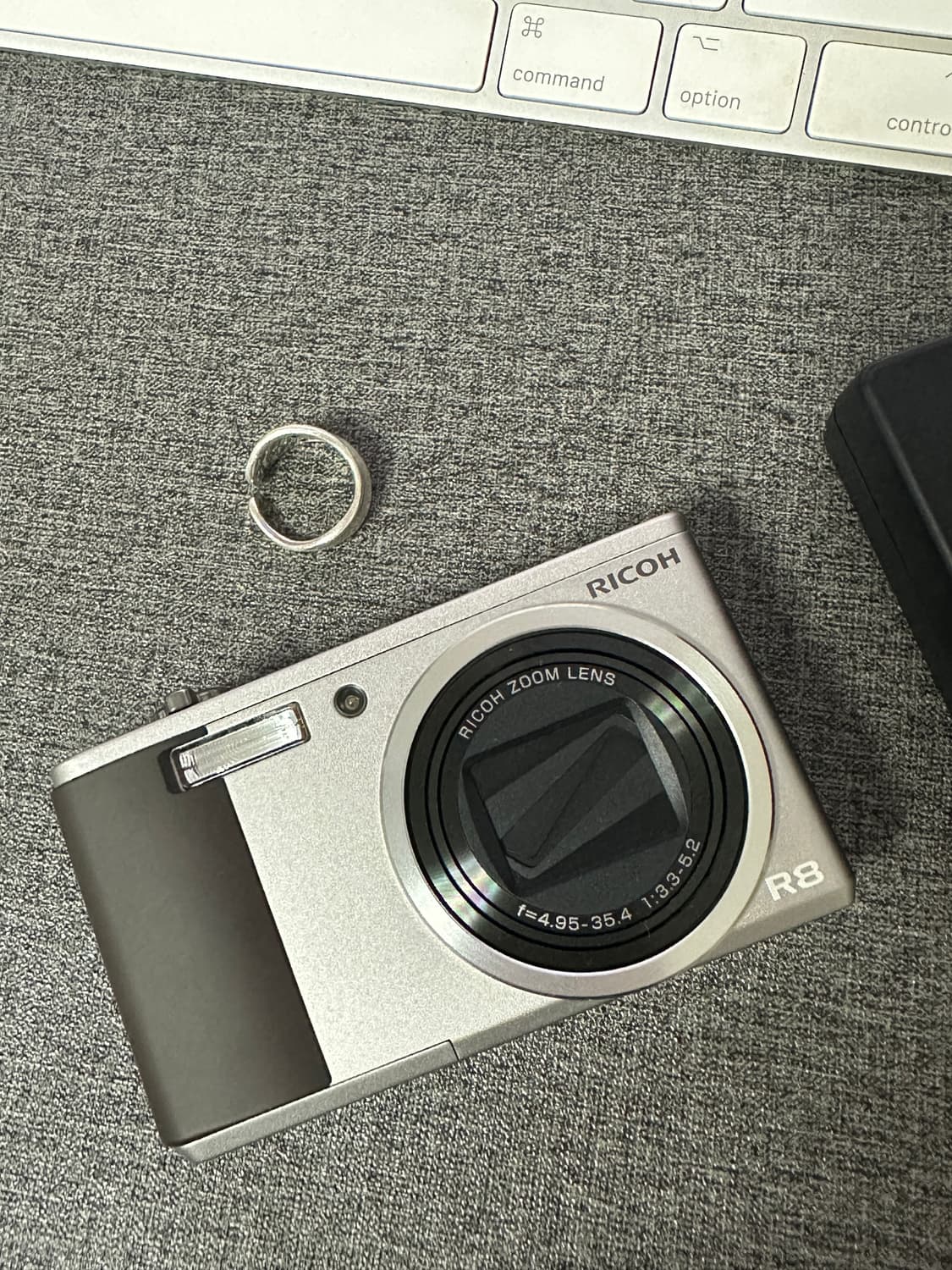 장원영 리코 Ricoh R8 빈티지디카 / 정품배터리 2+ 순정충전기 상품이미지3