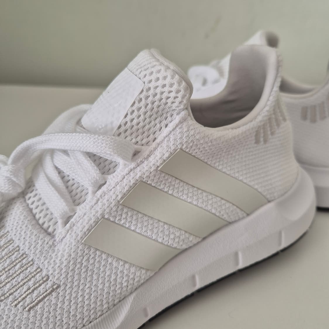 아디다스 스위프트 런 흰색 운동화220 상품이미지5