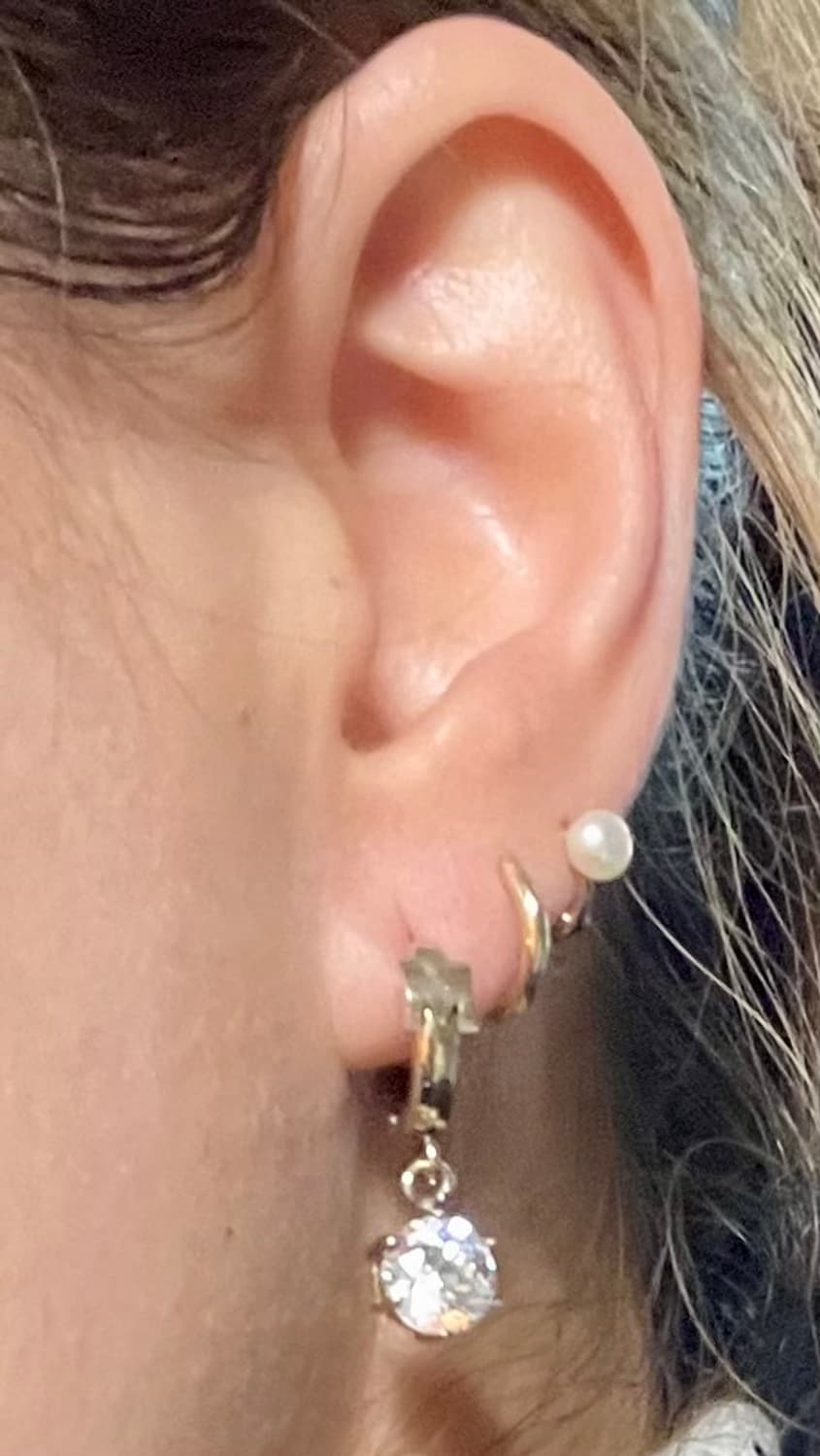 Metro City Gold Crystal Hoop Earrings 상품이미지3