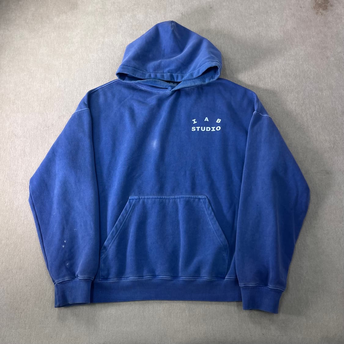 105 아이앱스튜디오 피그먼트 로얄블루 후드티 상품이미지2