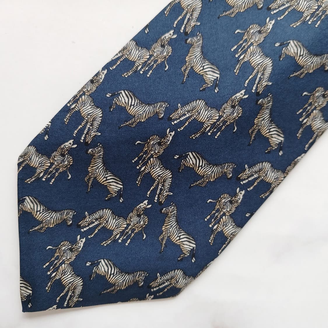 리첼 실크 네이비 얼룩말 모티브 넥타이 9.2cm A+등급 G17
 상품이미지6