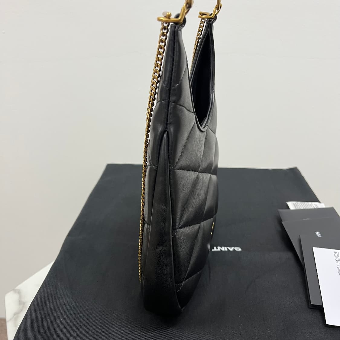 생로랑 램스킨 다이아 퀄팅 쉐이드 호보백 가방 상품이미지4