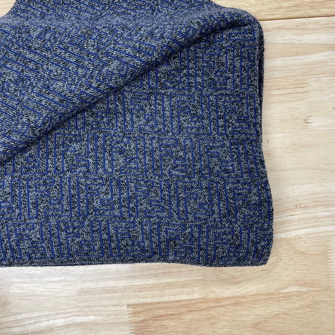 펜디 머플러 네이비 상품이미지3