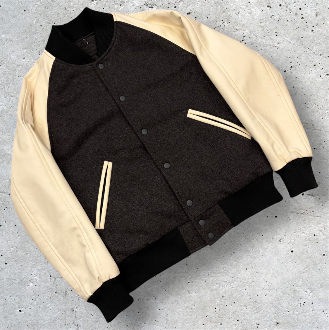 [M] 유니클로 레더 소매 스타디움 바시티 자켓 D160 상품이미지1