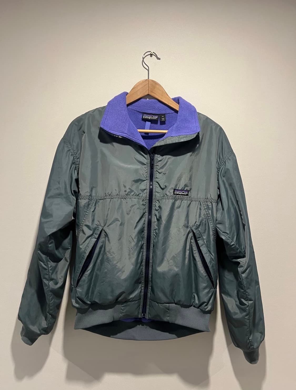 파타고니아 쉘드 신칠라 봄버 자켓 L 상품이미지1